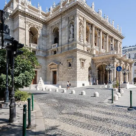 Architecture Fan's Near Opera House شقة