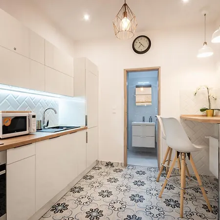 Architecture Fan's Near Opera House 부다페스트