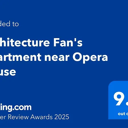 Architecture Fan's Near Opera House Apartment