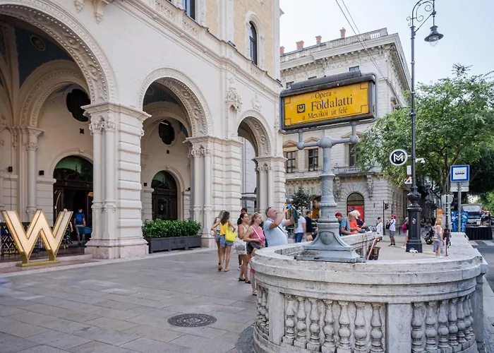 Architecture Fan's Near Opera House * Budapest